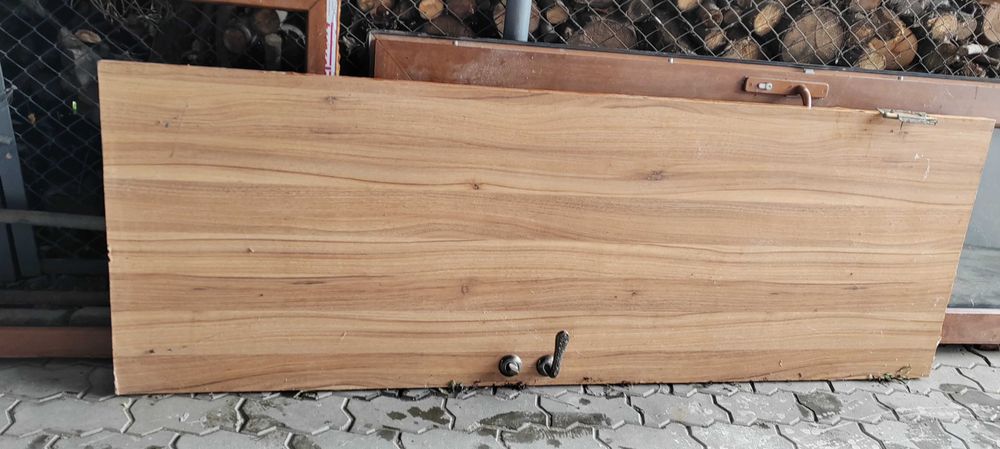 Двери б/у уличные и межкомнатные