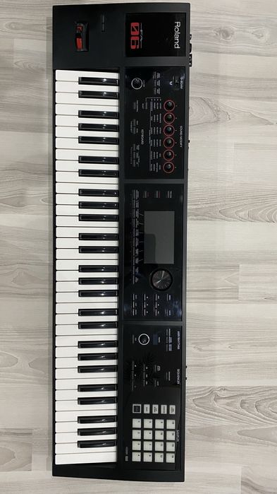 Orga Roland FA 06