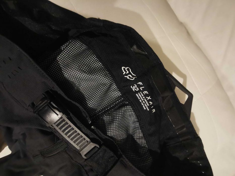 pantaloni FOX, MĂRIMEA 32,NOI