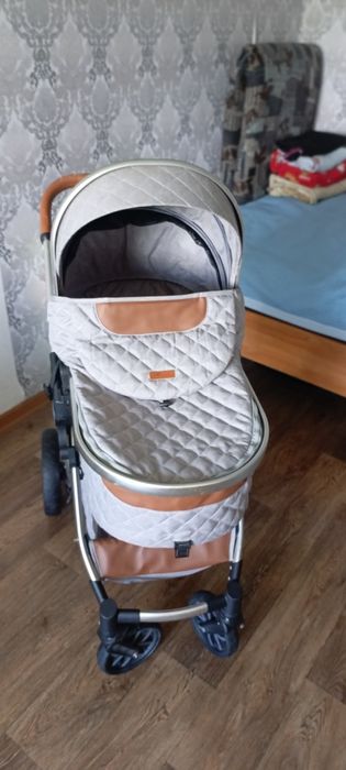 Продаем коляску  состояние  отличное