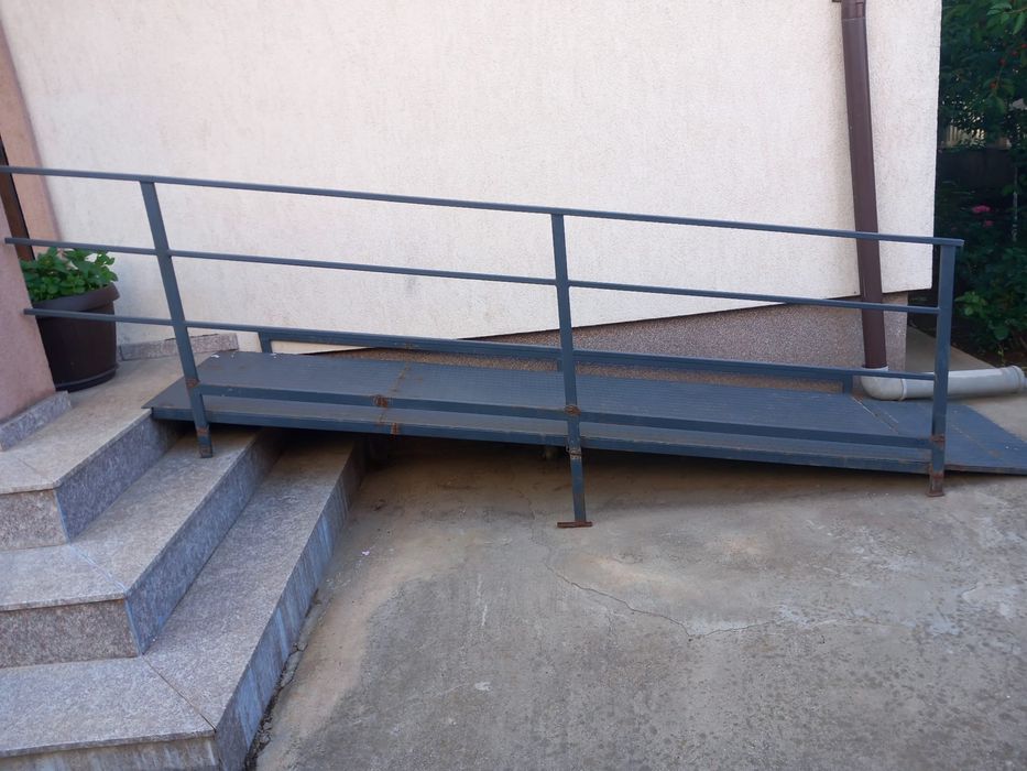 Set scaun rotile electric + scaun toaletă + rampă