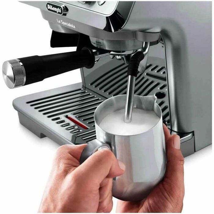 Распродажа Кофеварка рожковая DeLonghi EC9255. T