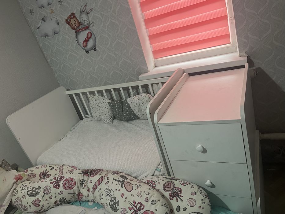 Кровать детская с комодом