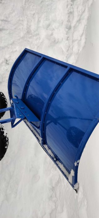 Plug de curat zapada cu roti lopata lama manuala