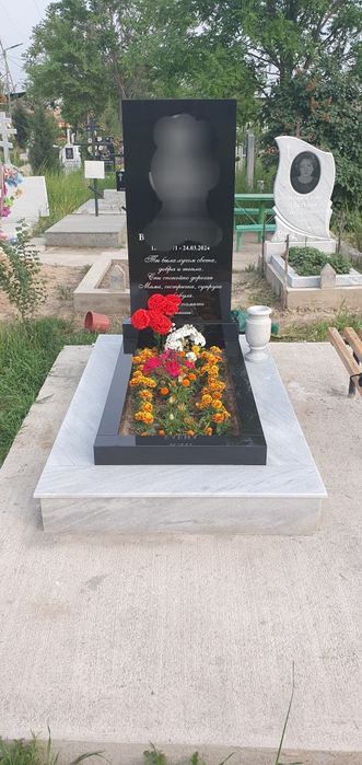 Памятники из гранита и мрамора