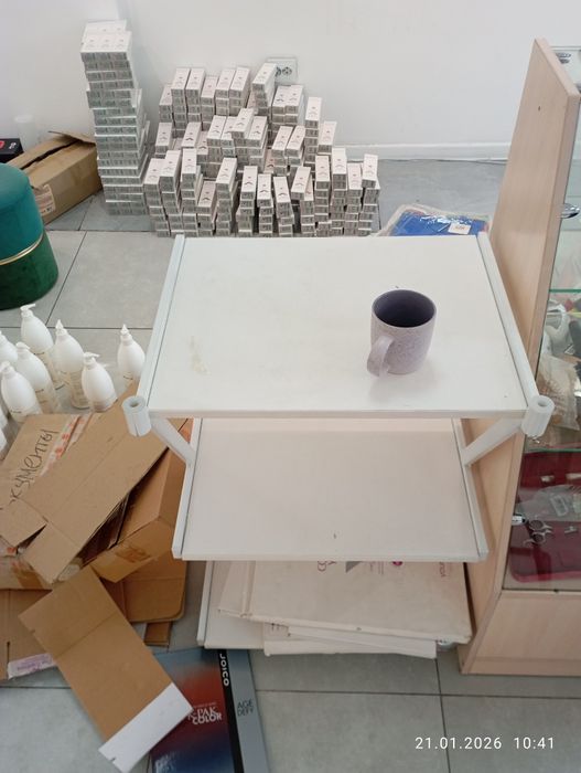 Шкафы,витрина,рабочий стол