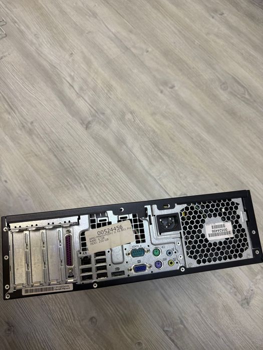 PC Desktop HP – AMD Phenom II +ce se vede in poze– Funcțional

Vând un