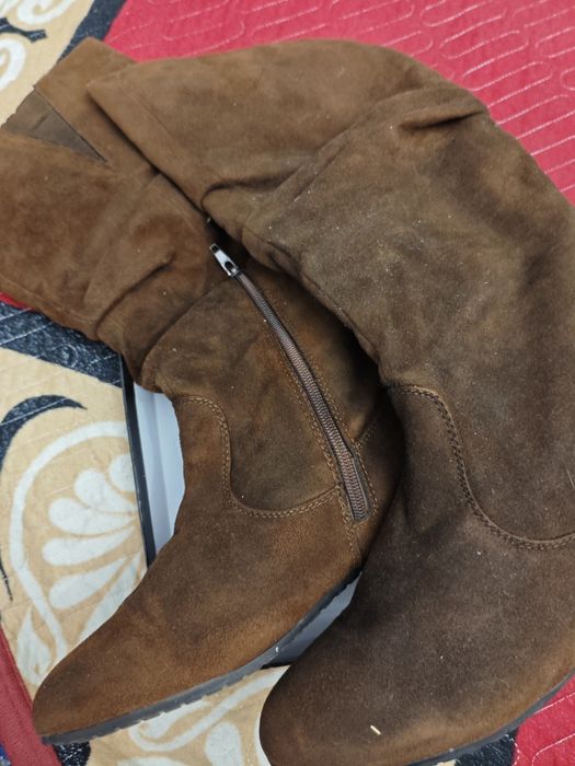 Отдам бесплатно сапоги