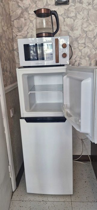 Срочно!  Продам 2 стола