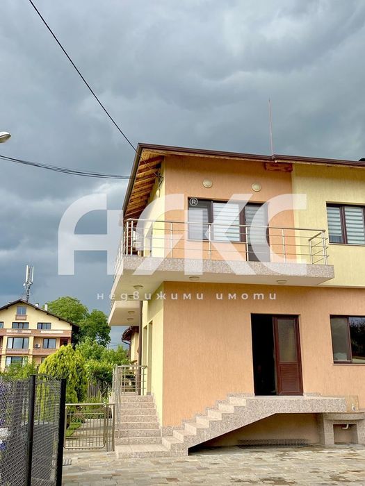 Дава се под наем Етаж от къща в София, Требич - 100 кв.м за 757.86 € - Снимка #10