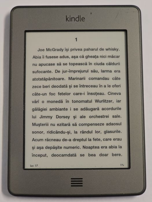 Ebook reader Kindle Touch, generatia 4