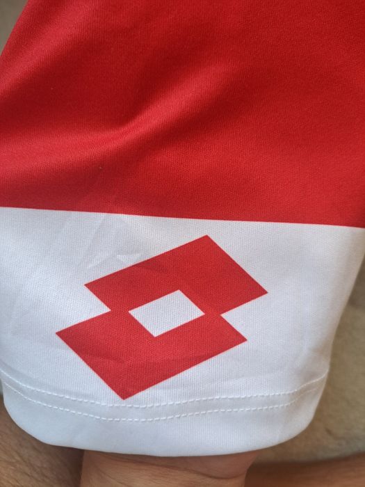 Oригинална футболна фланелка на AC Monza.