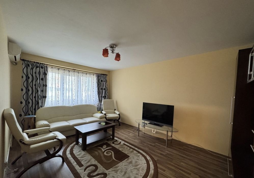 Inchiriez apartament 3 camere zona Dedeman