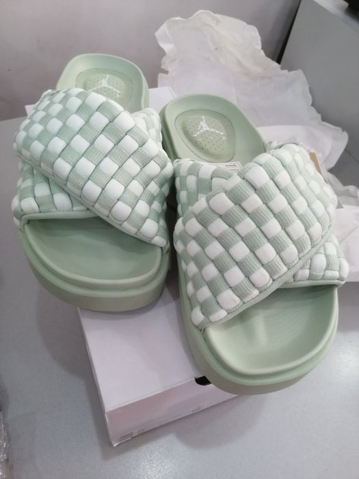 Нови маратонки WMNS JORDAN MA2