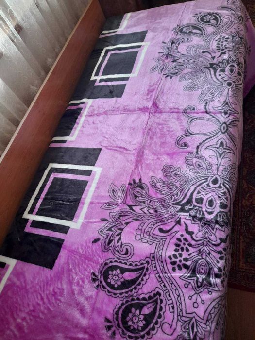 2 броя пухкави одеяла