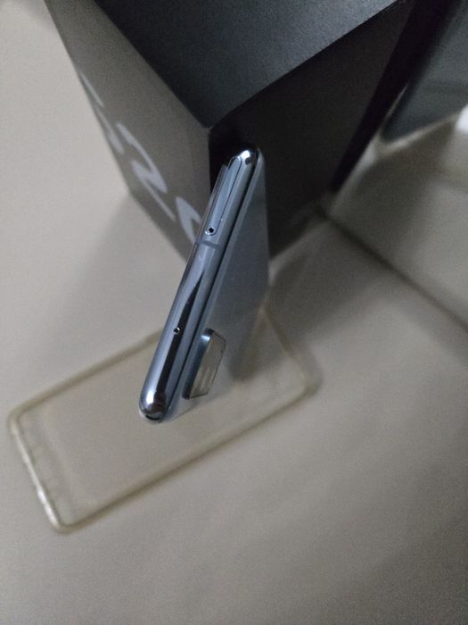 Продам Samsung Galaxy S20