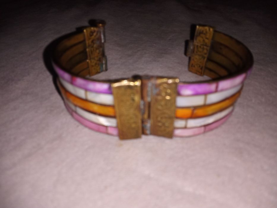 Възрожденска бронзова гривна