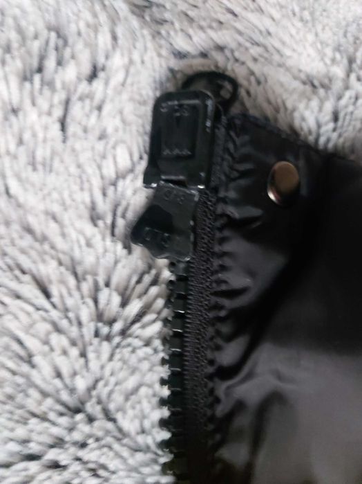 Canada goose S46 , мъжки пухен елек ,отлично състояние