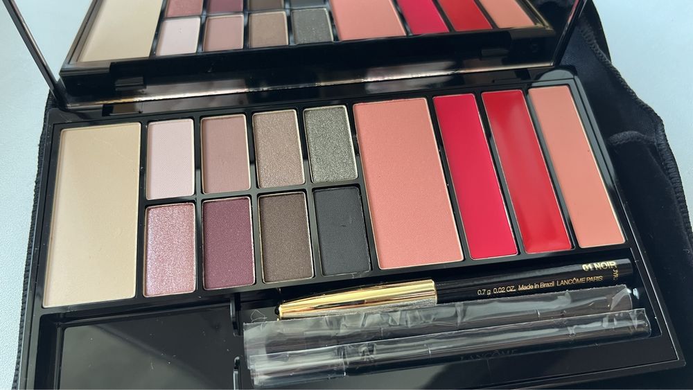 Палетка для макияжа