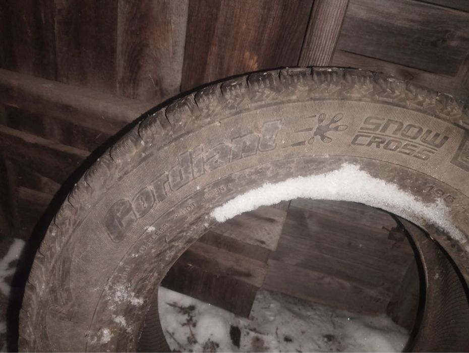 Продам шины зимние