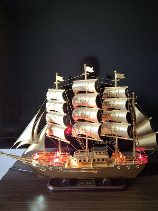 Сувенир корабче светещо