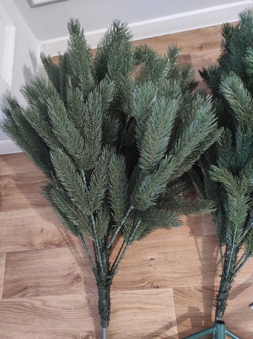 Ёлка новогодняя зелённная