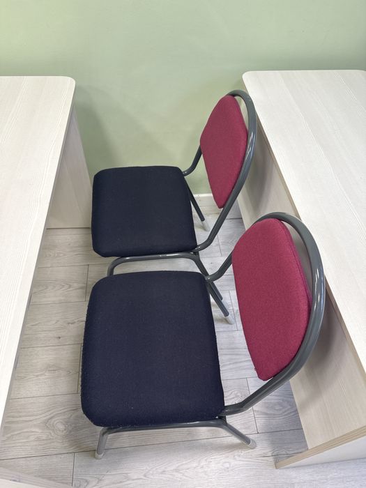 Парты со стульями