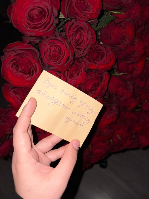 101 шт қызыл роза