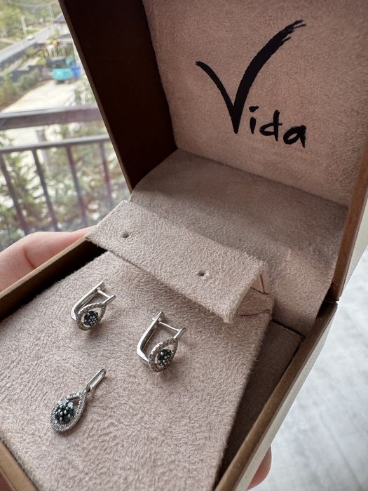 Set bijuterii premium Vida – Kultho din aur alb 18K (750), diamante naturale albastre și albe