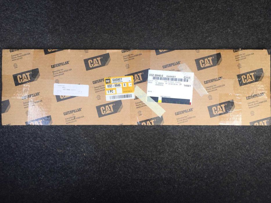 Caterpillar 428C - гарнитура за картер