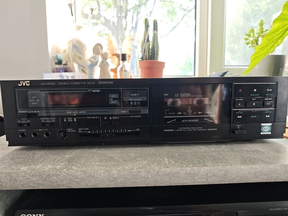 JVC KD- V320  дек.     Тонколони    Sony