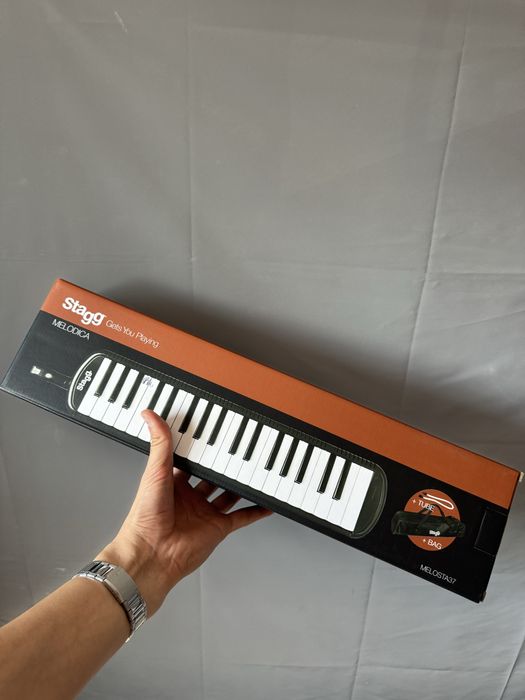 Продам мелодику. (20000 тг)