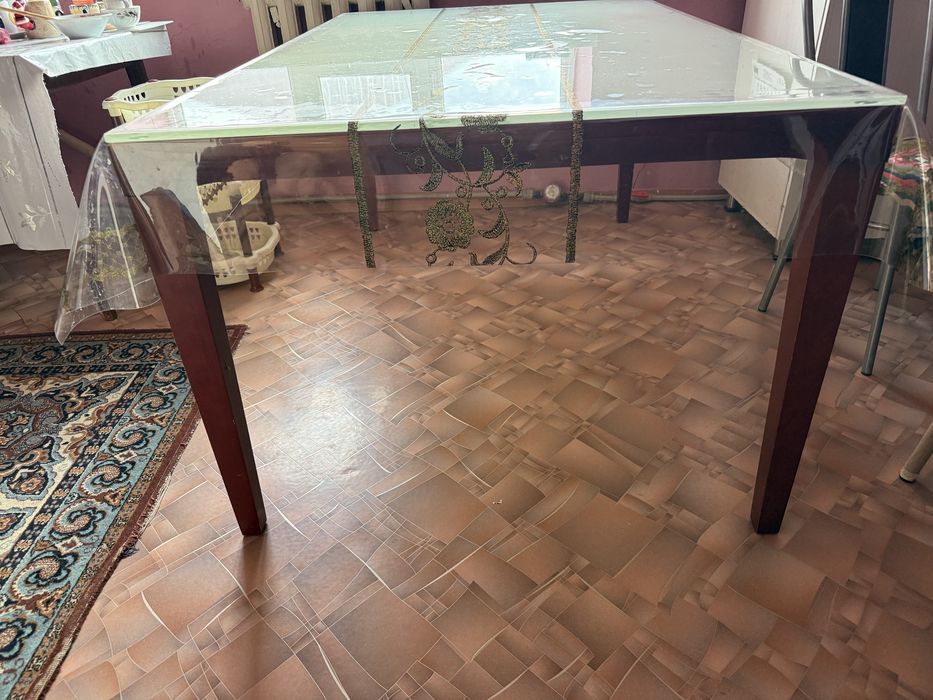 Продается Стол кухонный