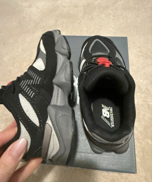 New Balance 9060 copii 27,5