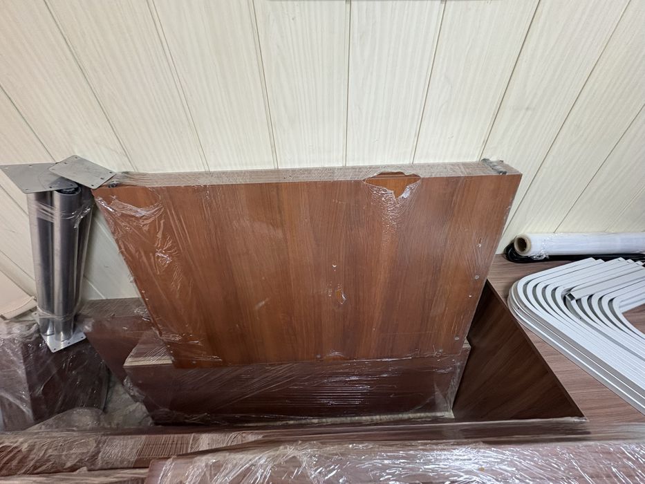 Продам стол, стулья офисные