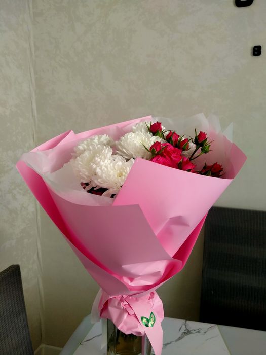 Букет гүл сатылады.