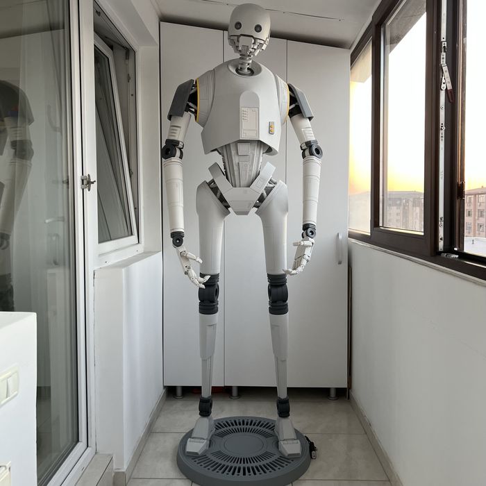 K2SO droid scara reala 1:1 ( star wars )