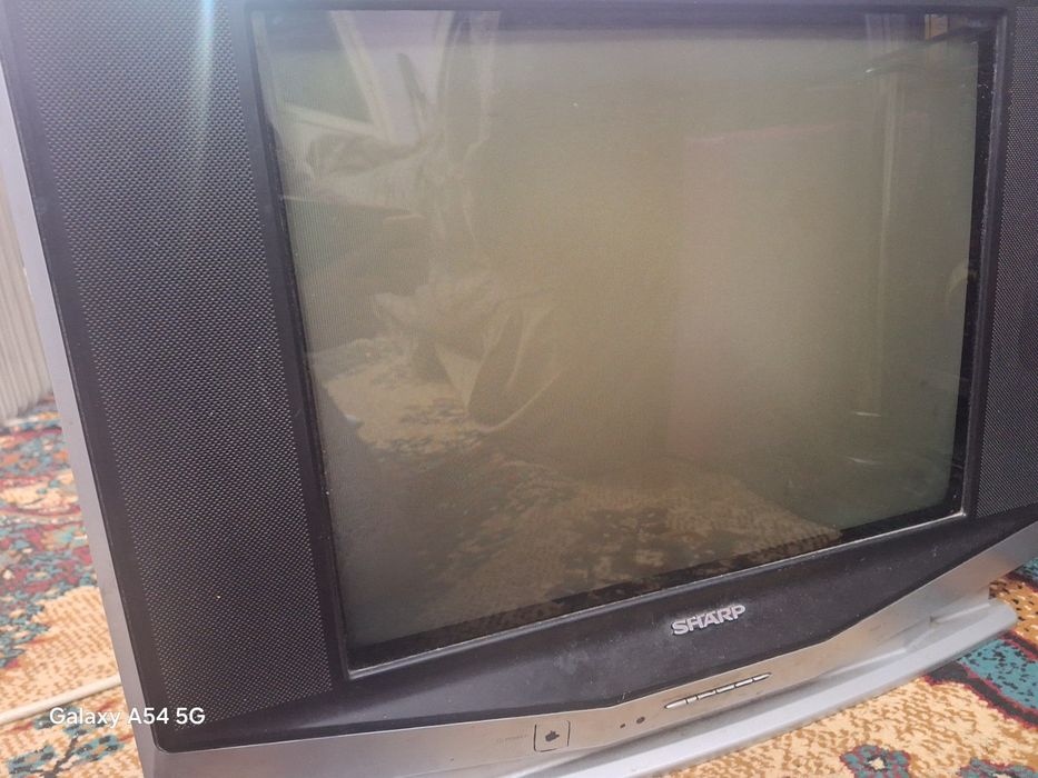 Телевизор SHARP б/у в рабочем состоянии,можно подключить к тюннеру