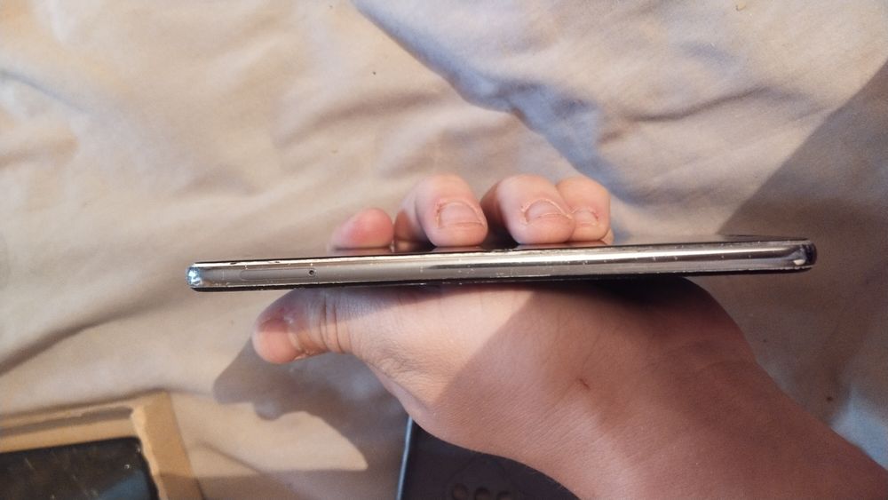 Телефон Хуавей р20 128гб