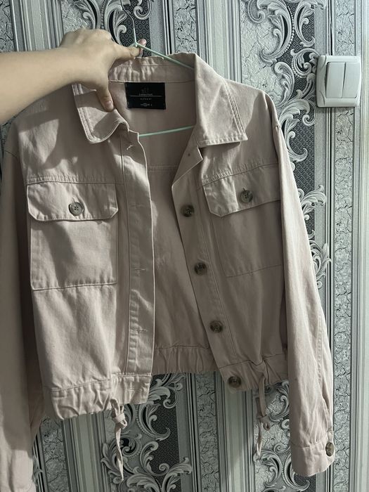 Джинсовая розовая куртка