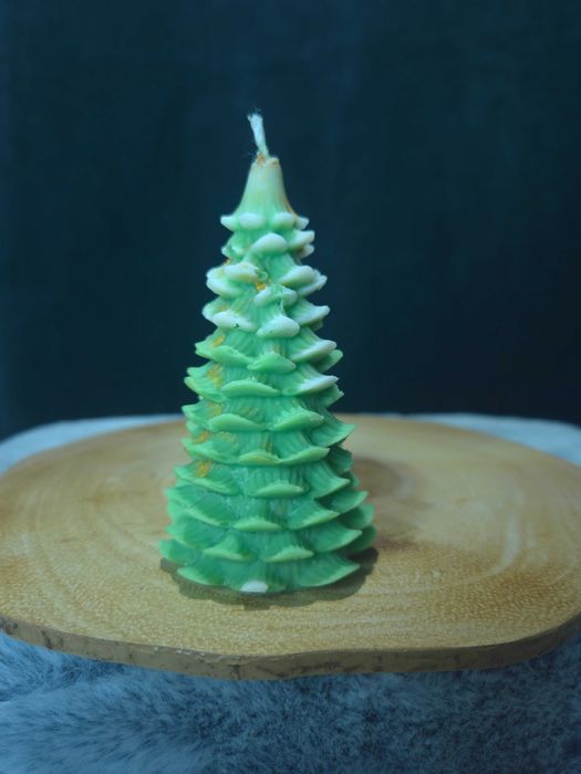 Коледни свещи различни фигурки