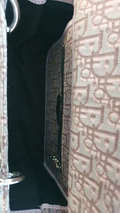 Geantă de mână roz