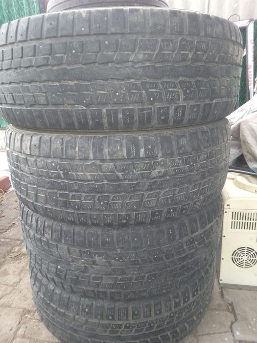 Продам комплект покрышки 17.