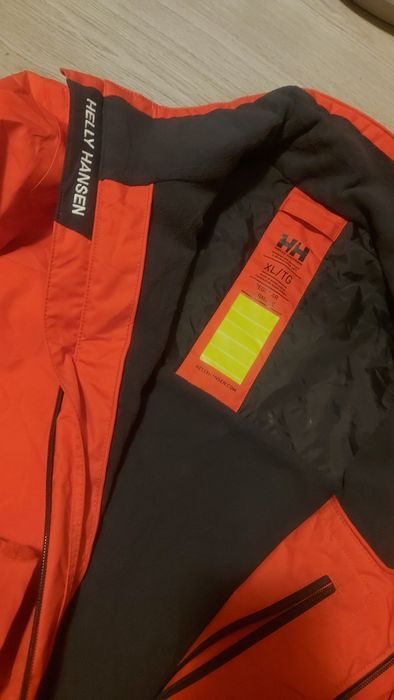 Helly hansen яке waterproof L/XL