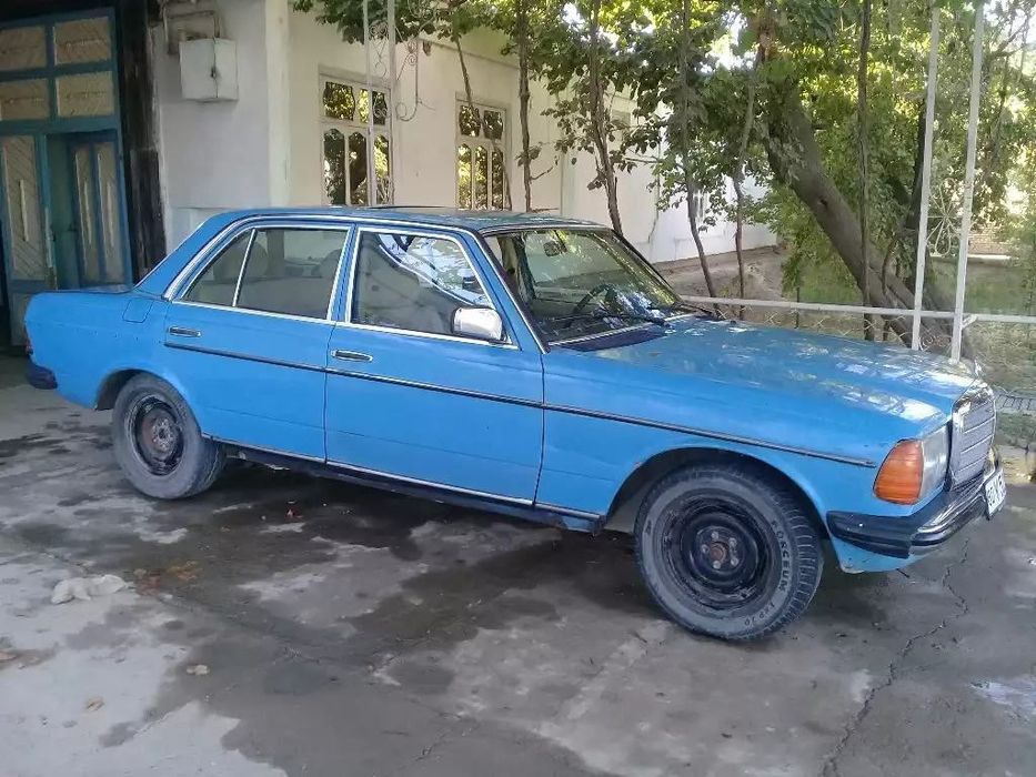 Сотилади Мерседес Бенс w123- 230 E