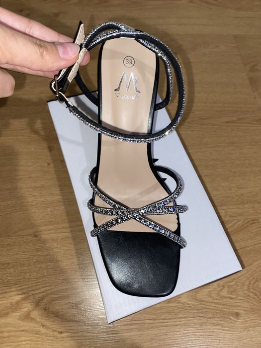 Дамски сандали на ток