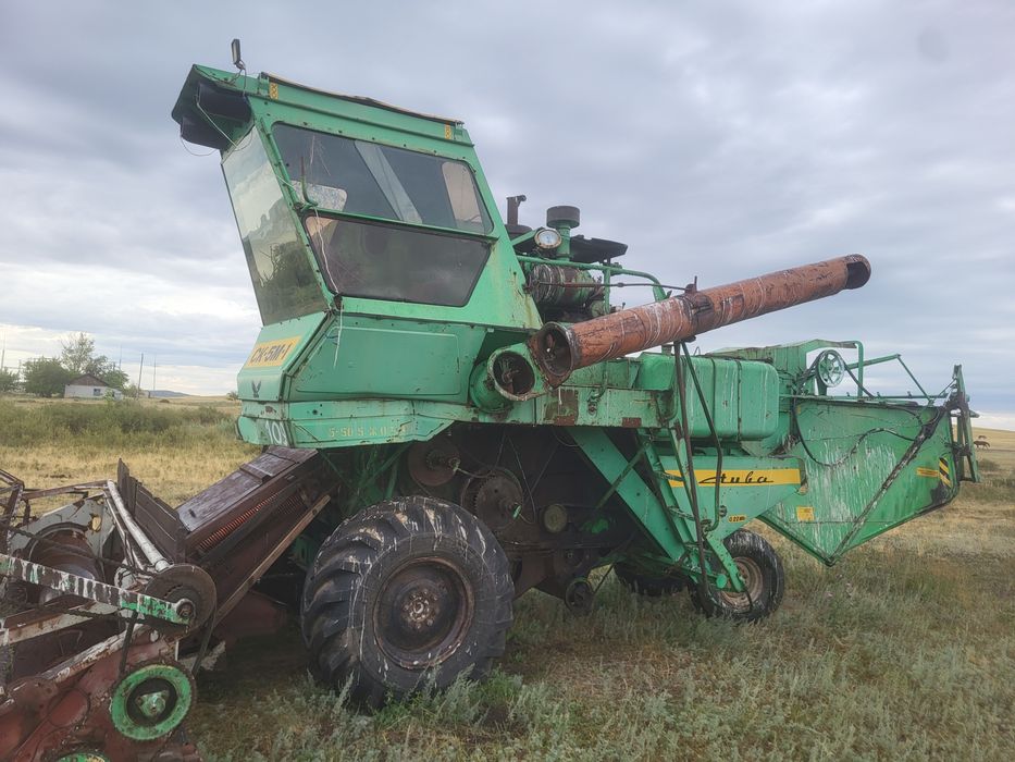 Продам комбайн нива