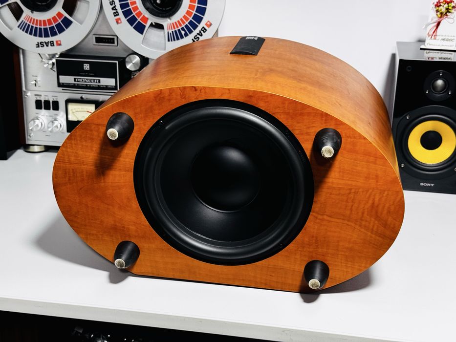 SUBWOOFER activ KEF PSW2500,impecabil estetic,250W RMS,15Hz, 15 kg