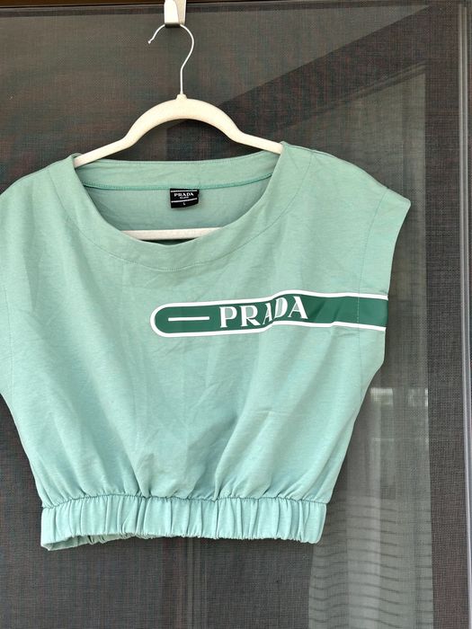 Дамски кроп топ PRADA - размер M/L, Отлично състояние