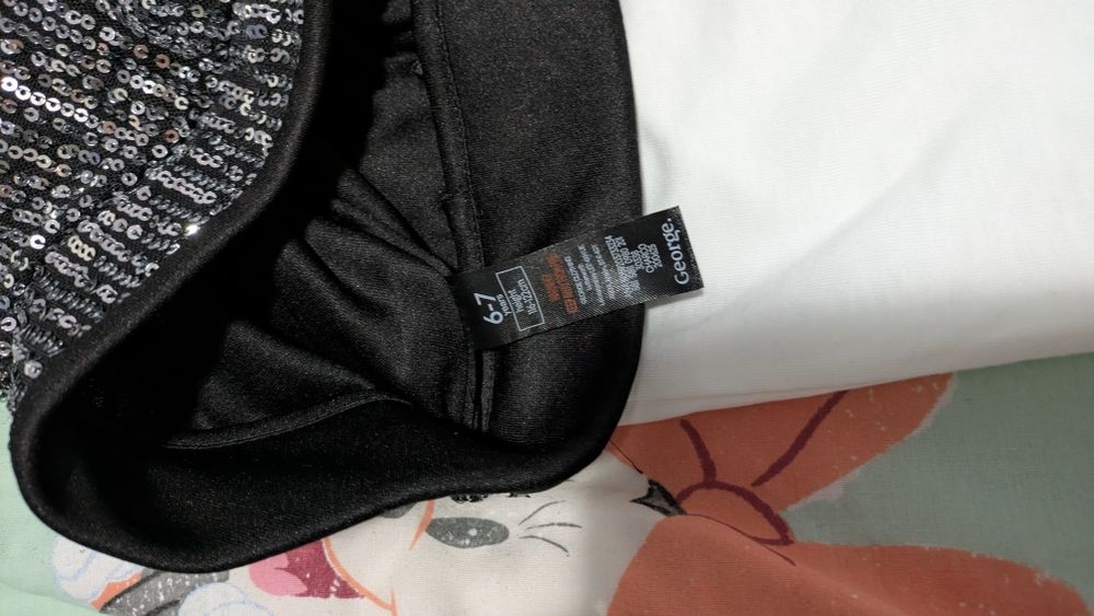 Vand set pantaloni paiete argintii  , tricou